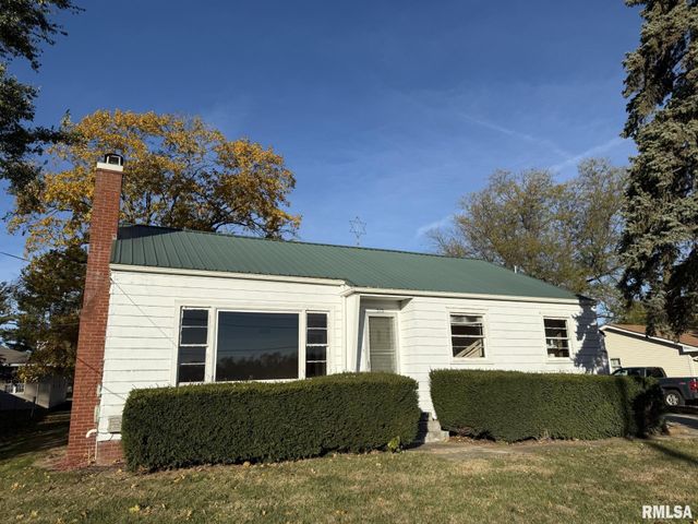 570 S MAIN Street, Roseville, IL 61473