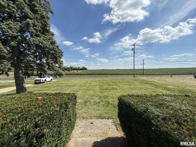 570 S MAIN Street, Roseville, IL 61473