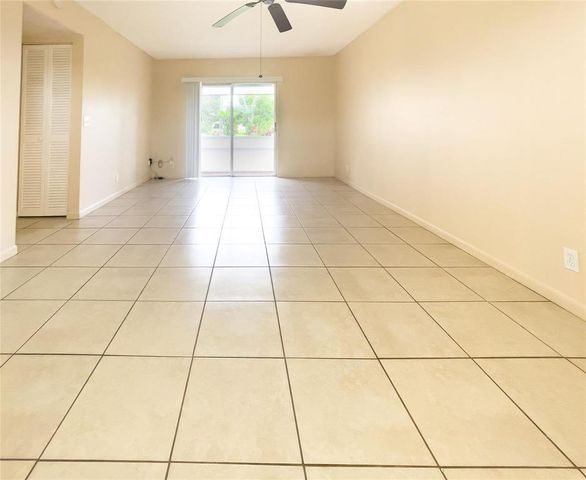 200 BONNIE Boulevard 117, Palm Springs, FL 33461