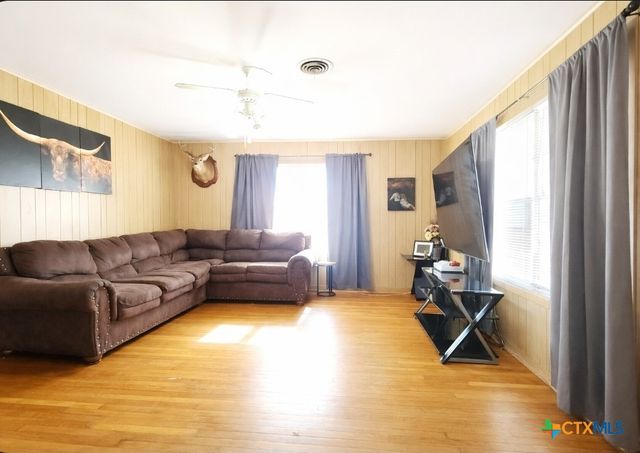 2865 Fm 1685, Victoria, TX 77905