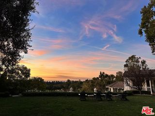 1267 Villa Woods Drive, Pacific Palisades, CA 90272