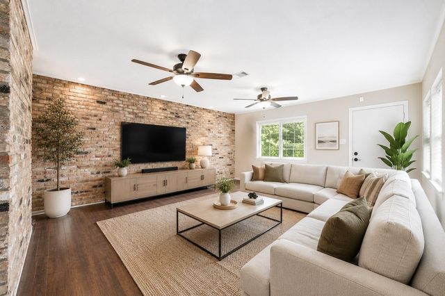 5731 Cheltenham Drive, Houston, TX 77096