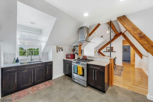 491 Valley St 15, City Of Orange Twp., NJ 07050
