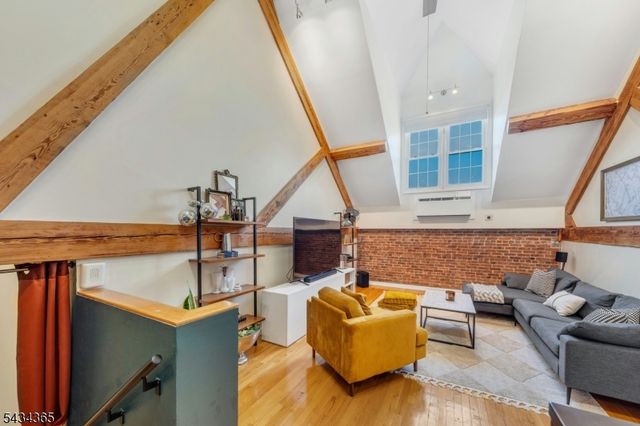 491 Valley St 15, City Of Orange Twp., NJ 07050
