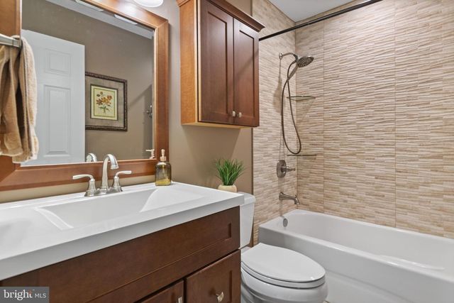 24 JACOB CT, Ewing, NJ 08628