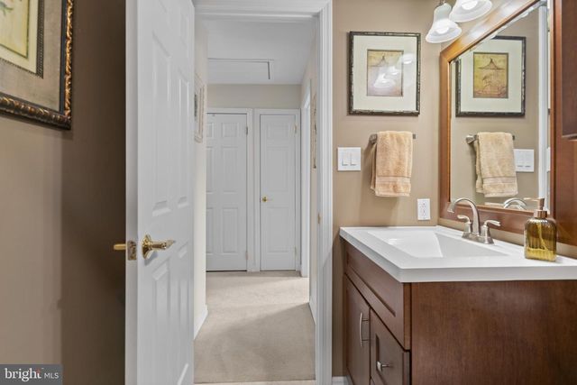 24 JACOB CT, Ewing, NJ 08628