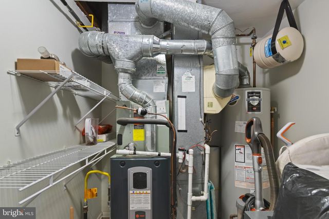 24 JACOB CT, Ewing, NJ 08628