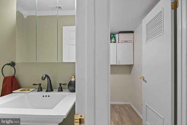 24 JACOB CT, Ewing, NJ 08628