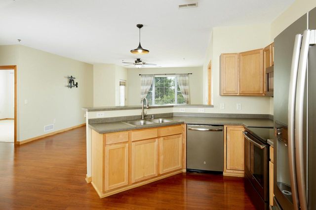 10900 W Bluemound ROAD #215, Wauwatosa, WI 53226