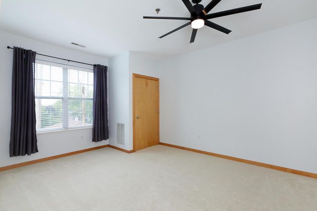 10900 W Bluemound ROAD #215, Wauwatosa, WI 53226