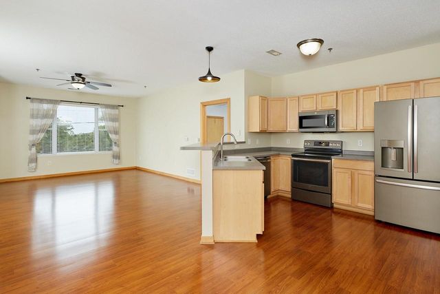 10900 W Bluemound ROAD #215, Wauwatosa, WI 53226