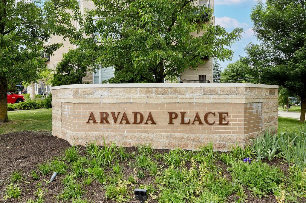 10900 W Bluemound ROAD #215, Wauwatosa, WI 53226