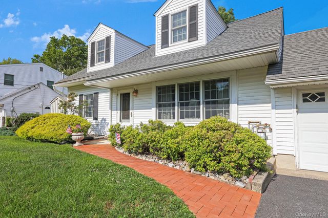62 Oldert Drive, Pearl River, NY 10965