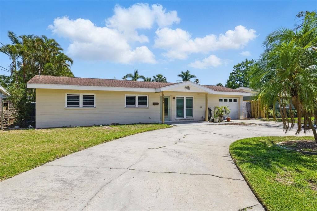 1524 CARSON CIRCLE NE, St Petersburg, FL 33703