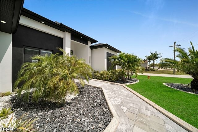 3009 SW 16th PL, Cape Coral, FL 33914