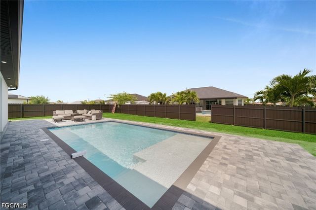 3009 SW 16th PL, Cape Coral, FL 33914