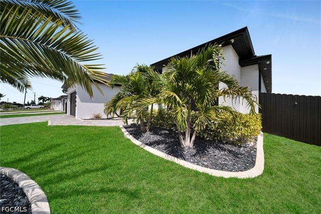 3009 SW 16th PL, Cape Coral, FL 33914