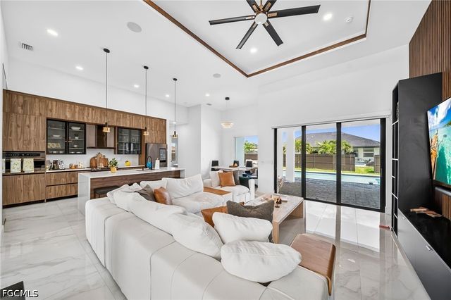 3009 SW 16th PL, Cape Coral, FL 33914