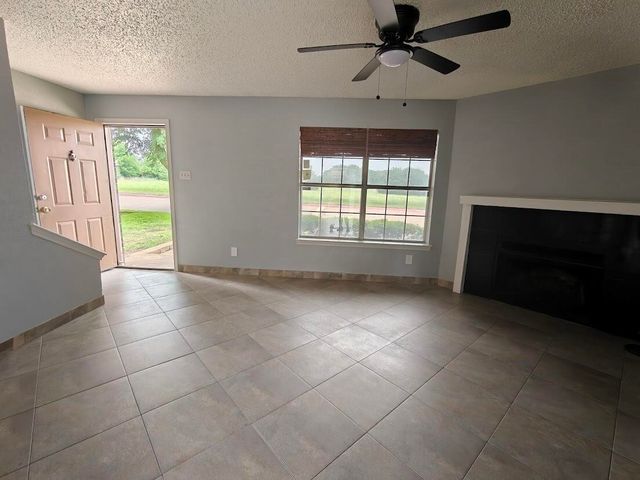 923 Vedral Place, Cedar Hill, TX 75104