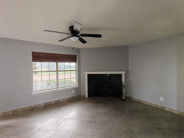 923 Vedral Place, Cedar Hill, TX 75104