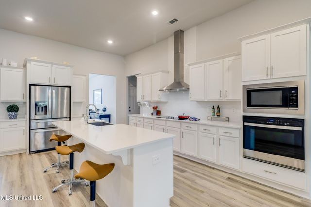 18951 Harrington Circle, Biloxi, MS 39532