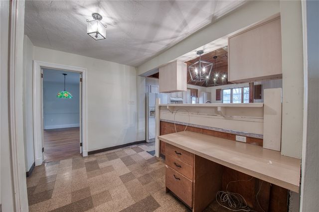 2294 Clearvue Rd, Franklin Park, PA 15237