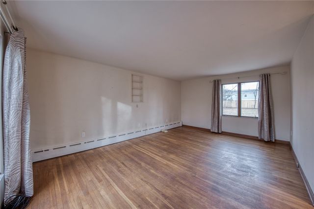 2294 Clearvue Rd, Franklin Park, PA 15237