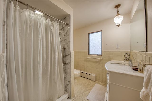 2294 Clearvue Rd, Franklin Park, PA 15237