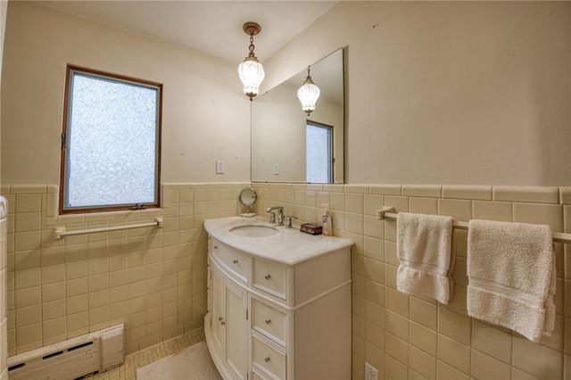 2294 Clearvue Rd, Franklin Park, PA 15237