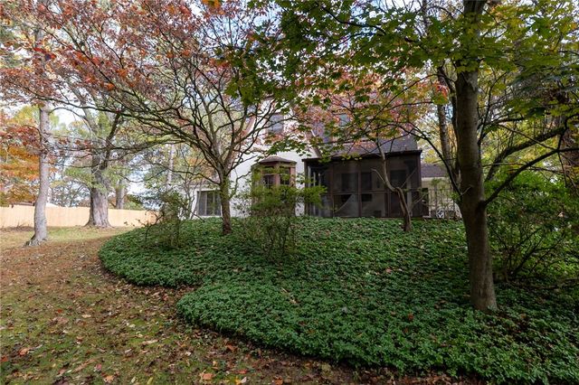 2294 Clearvue Rd, Franklin Park, PA 15237