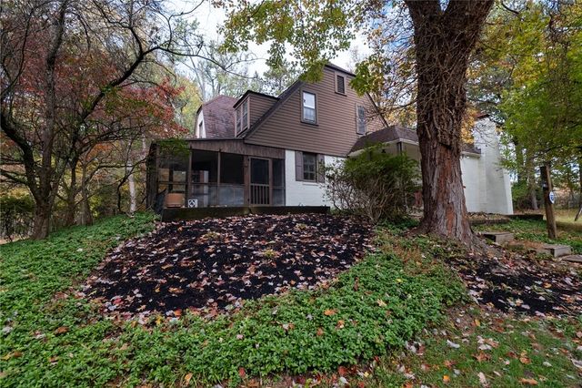 2294 Clearvue Rd, Franklin Park, PA 15237