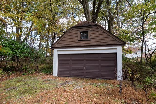 2294 Clearvue Rd, Franklin Park, PA 15237