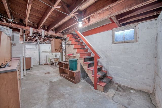 2294 Clearvue Rd, Franklin Park, PA 15237