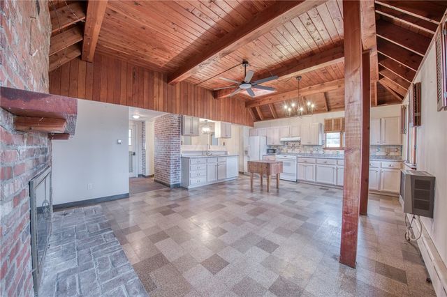 2294 Clearvue Rd, Franklin Park, PA 15237