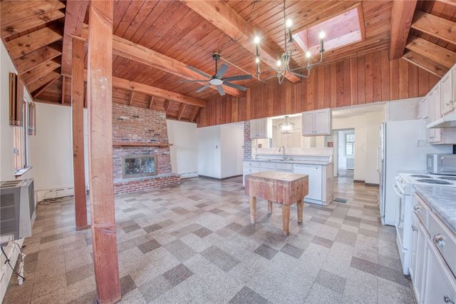 2294 Clearvue Rd, Franklin Park, PA 15237