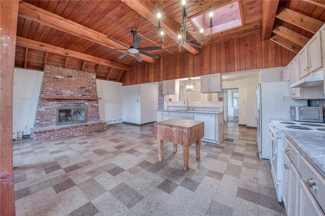 2294 Clearvue Rd, Franklin Park, PA 15237