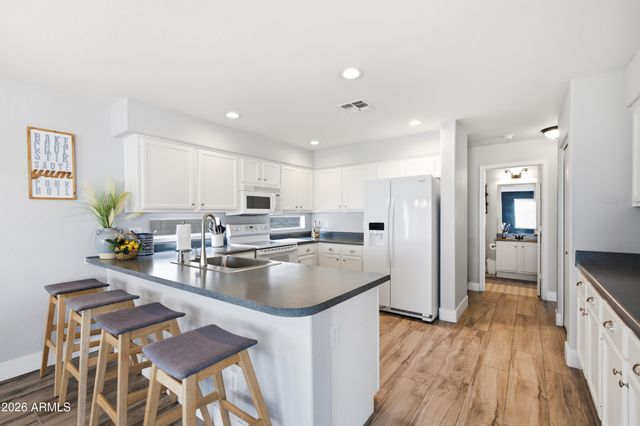 3032 E MILLBRAE Lane, Gilbert, AZ 85234