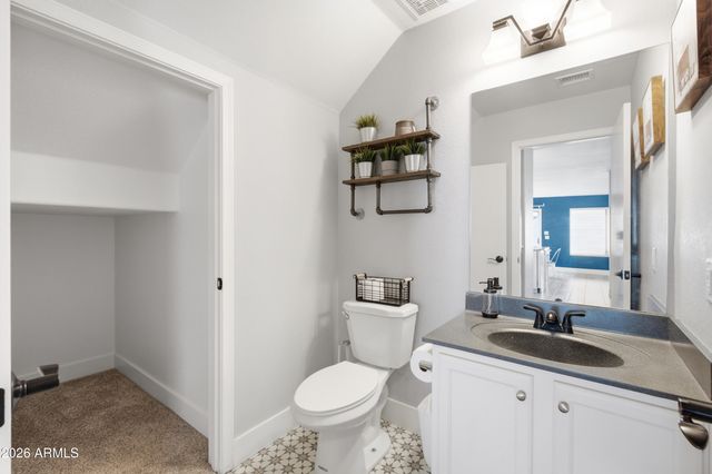 3032 E MILLBRAE Lane, Gilbert, AZ 85234