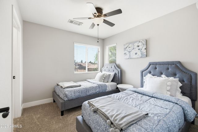 3032 E MILLBRAE Lane, Gilbert, AZ 85234