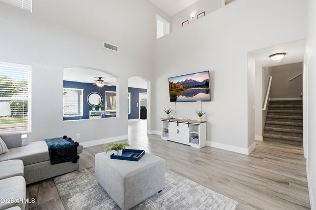 3032 E MILLBRAE Lane, Gilbert, AZ 85234