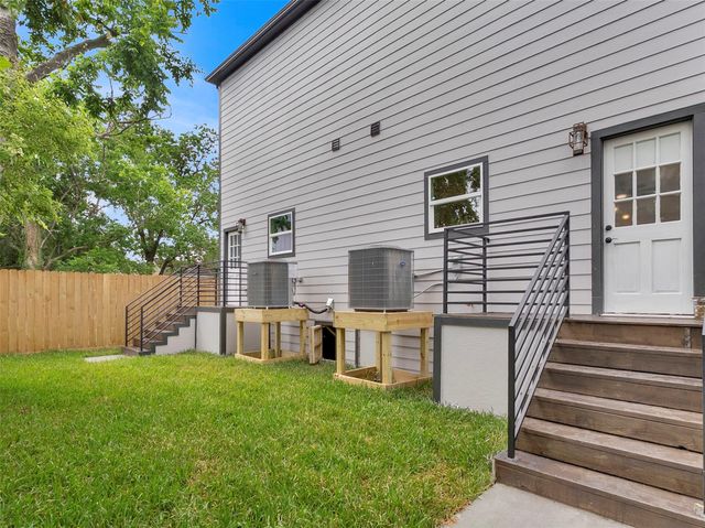 1311 E 33rd Street, Houston, TX 77022