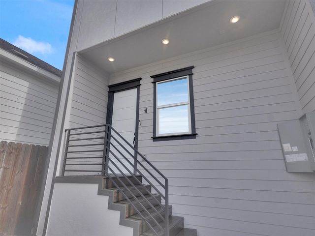 1311 E 33rd Street, Houston, TX 77022