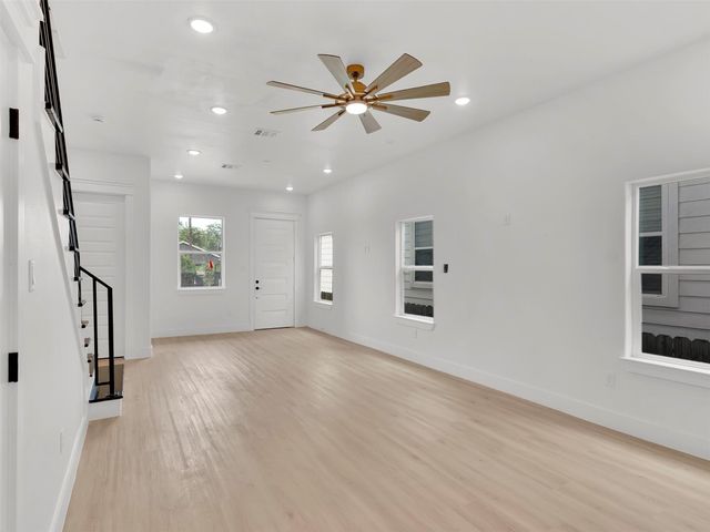 1311 E 33rd Street, Houston, TX 77022