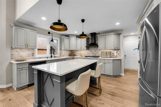 54868 Spyria Drive, Shelby Twp, MI 48315