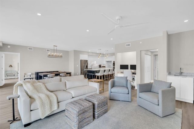 1 BEACH DRIVE SE 1210, St Petersburg, FL 33701