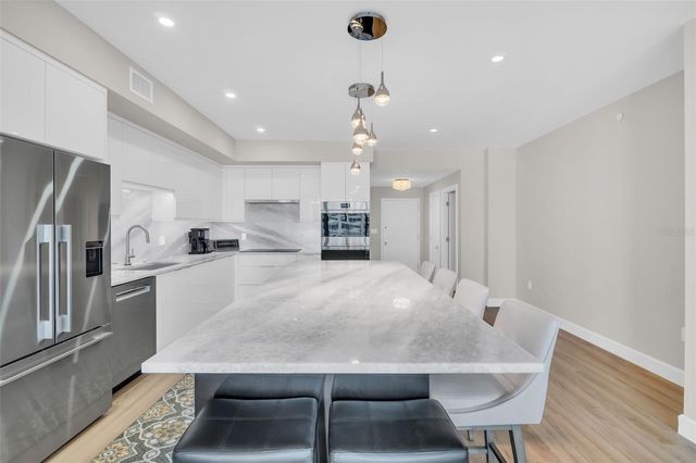 1 BEACH DRIVE SE 1210, St Petersburg, FL 33701