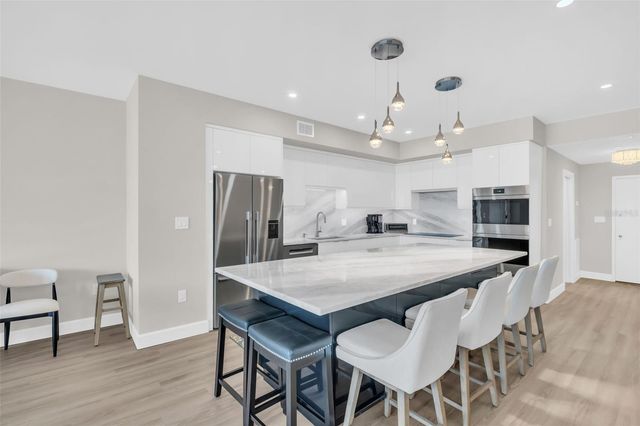 1 BEACH DRIVE SE 1210, St Petersburg, FL 33701