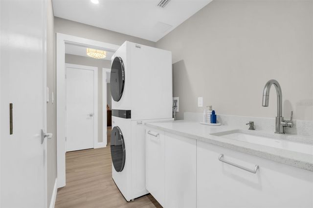 1 BEACH DRIVE SE 1210, St Petersburg, FL 33701