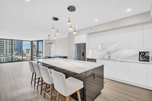 1 BEACH DRIVE SE 1210, St Petersburg, FL 33701