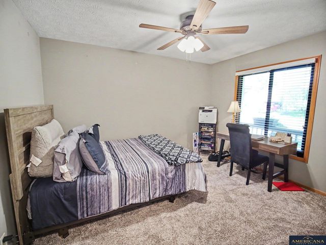17203 K Street, Omaha, NE 68135